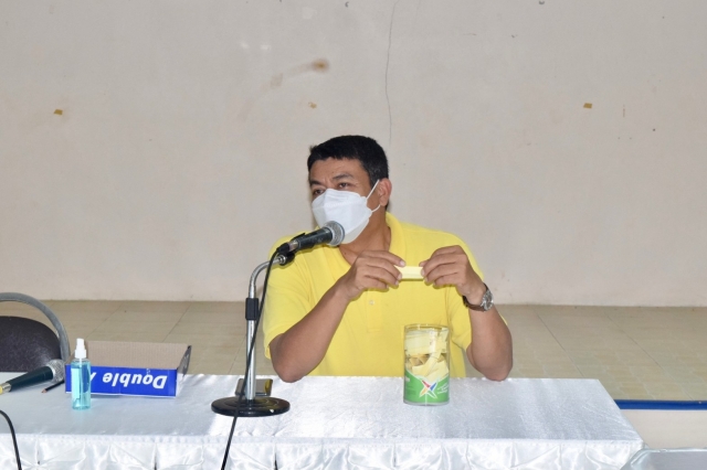 ประชุมผู้ปกครองในโครงการขลิบหนังหุ้มปลายอวัยวะเพศชายในเด็กมุสลิมตำบลชะรัด อำเภอกงหรา จังหวัดพัทลุง ป